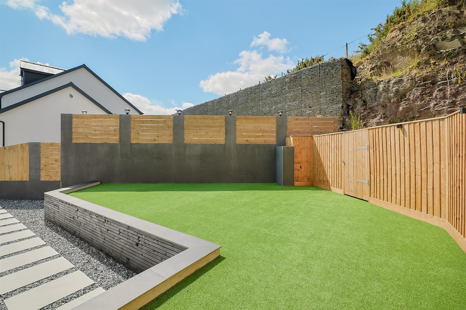 Heddfan, Croesyceiliog, Carmarthen, SA32 8DS